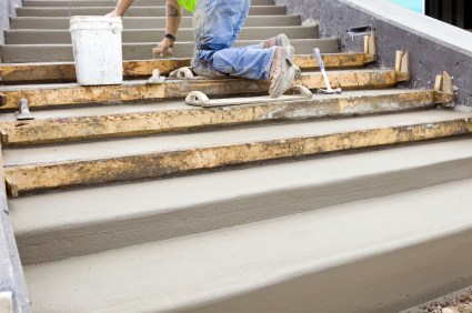 Everlast Masonry & Solutions Corp mason building cement steps.